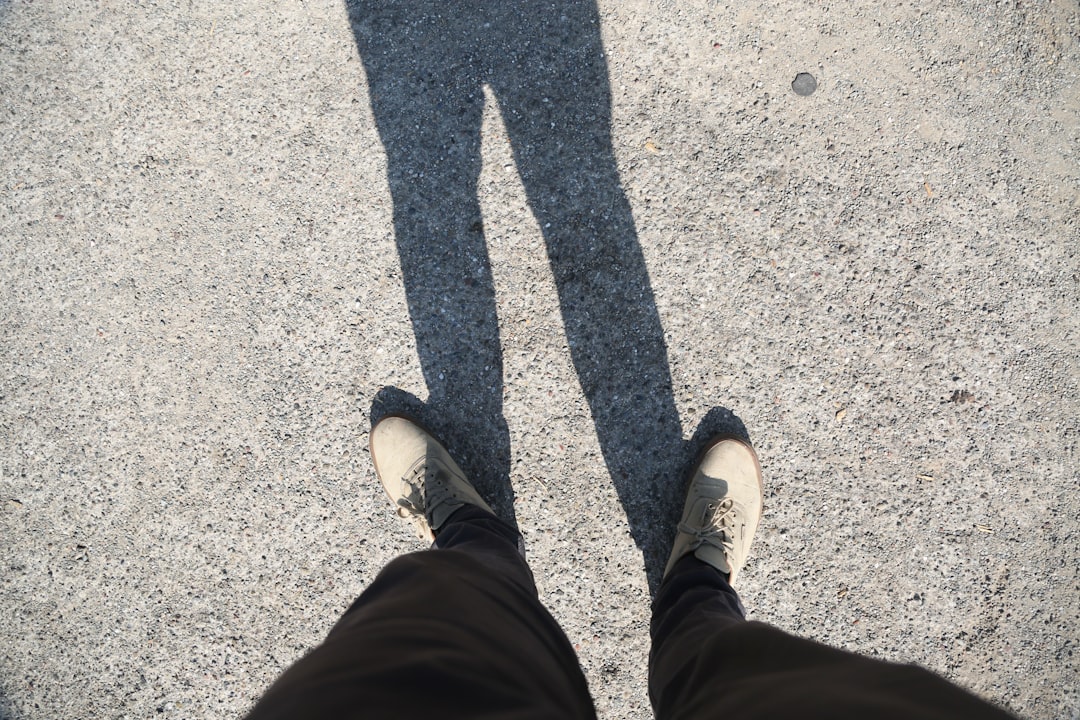 Krój spodni bootcut – klasyka zawsze na czasie