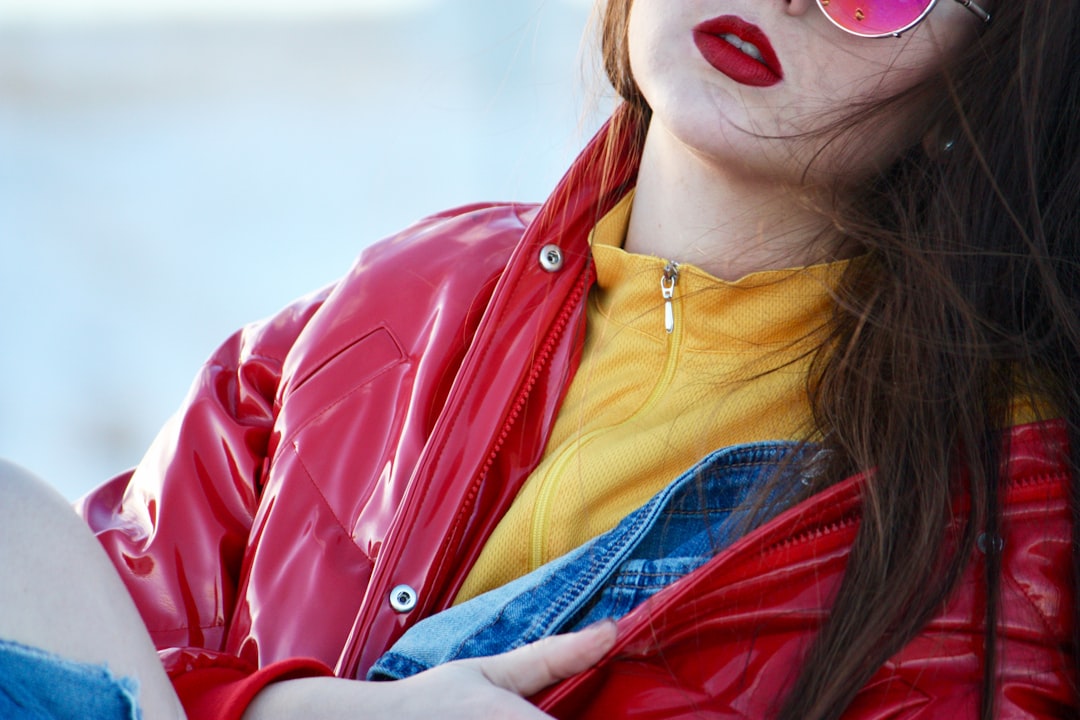 Moda dla 40-latki: Jak wyglądać stylowo po czterdziestce?