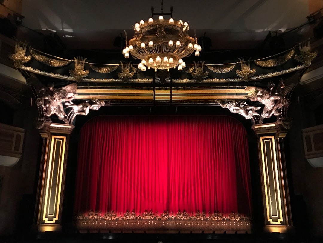 Stylizacja do teatru: Sztuka ubierania się na scenę